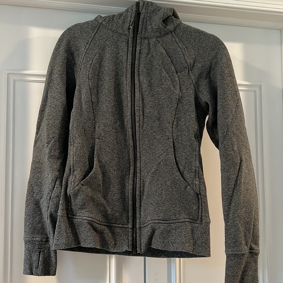 Lululemon Scuba Full-Zip Hoodie - Picture 2 of 8